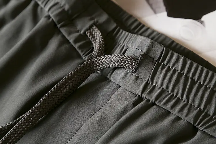 Men's Black Stretchable Zip Pockets Pants — feature 13