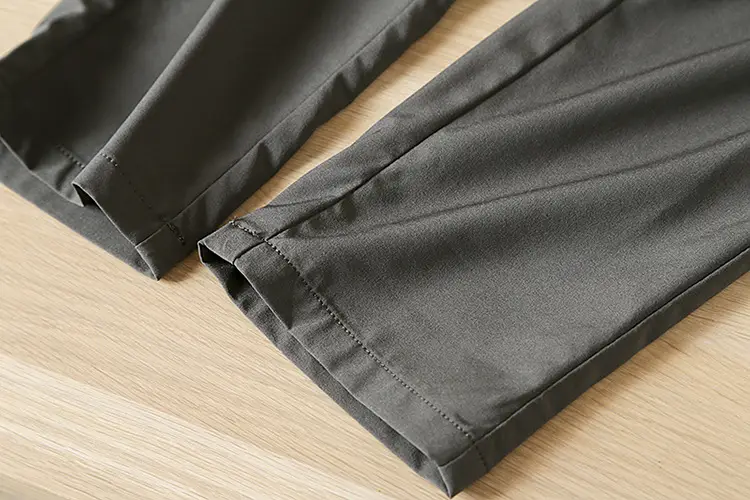 Men's Black Stretchable Zip Pockets Pants — feature 17