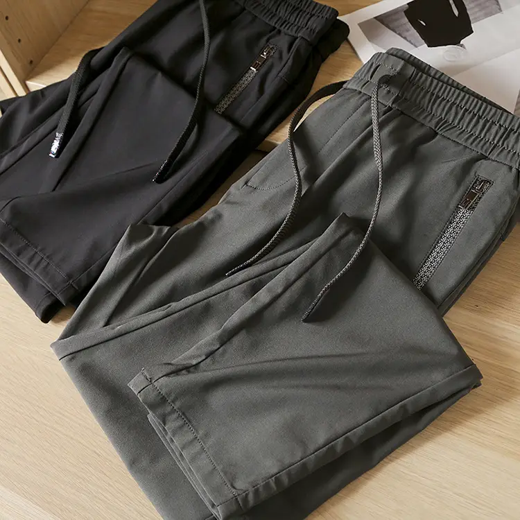 Men's Black Stretchable Zip Pockets Pants — feature 2