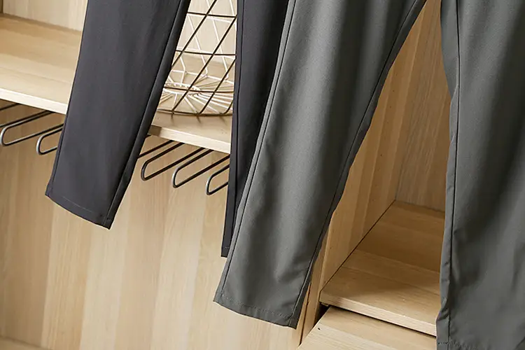Men's Black Stretchable Zip Pockets Pants — feature 6