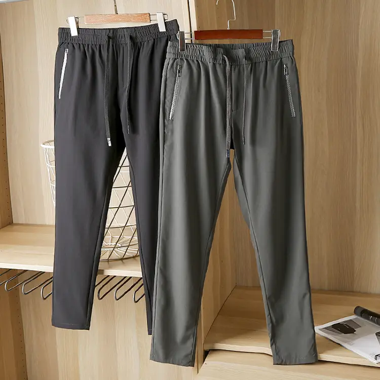 Men's Black Stretchable Zip Pockets Pants — feature 7