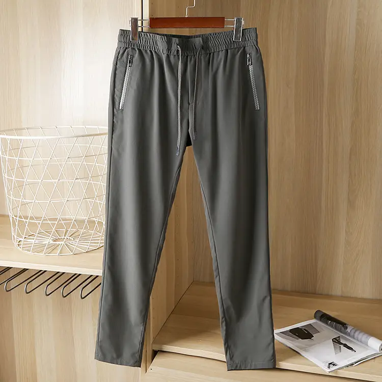 Men's Black Stretchable Zip Pockets Pants — feature 9