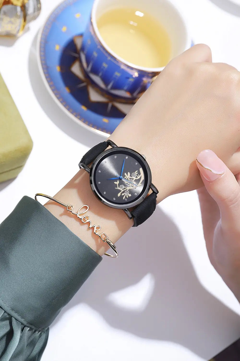 Women's Rhinestone Watch Black Belt Quartz Dial — feature 8