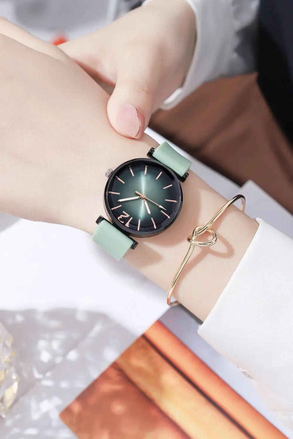 Women's Pink Silicone Quartz Watch with Diamond Glass Dial — feature 12