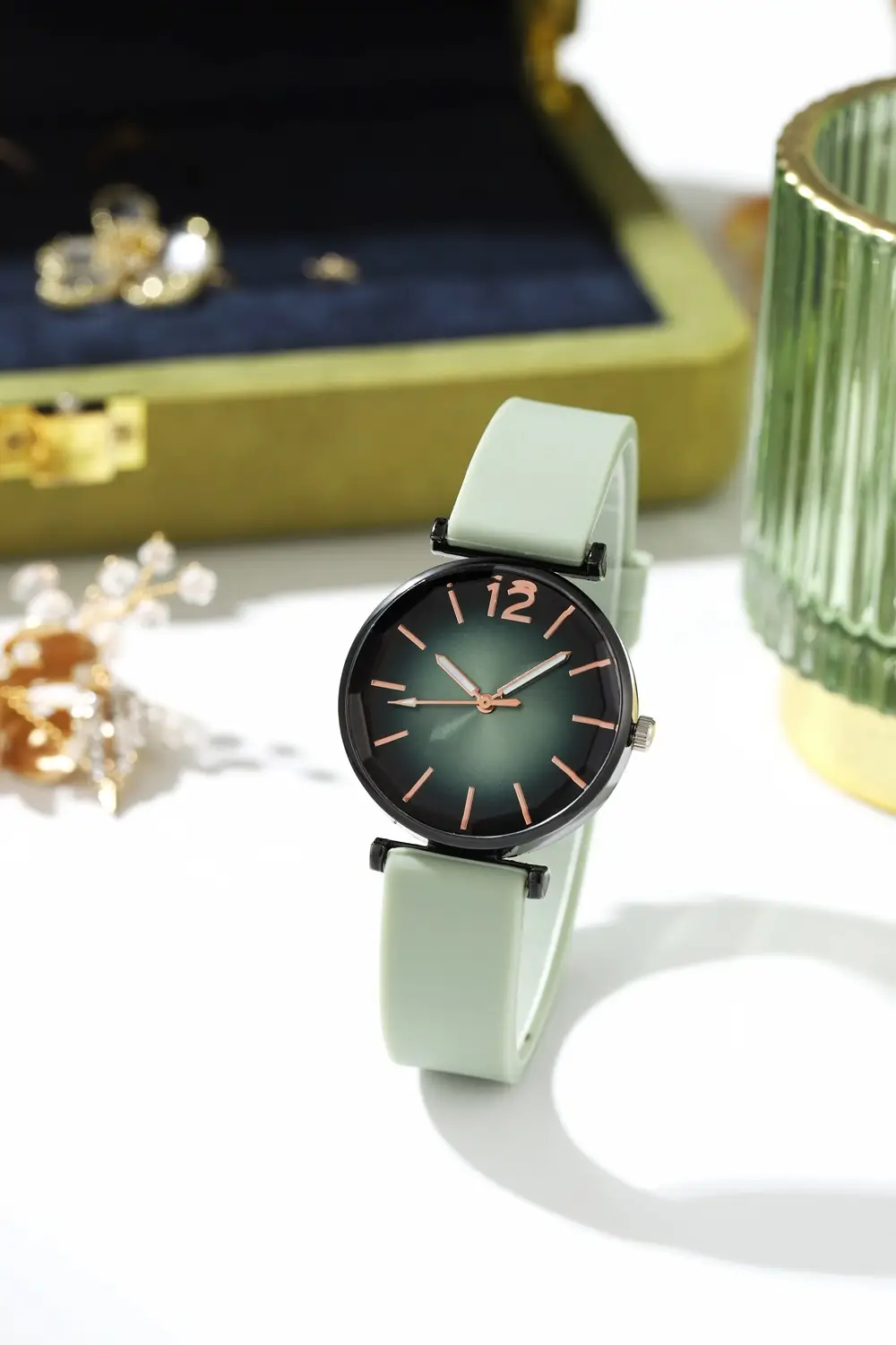 Women's Pink Silicone Quartz Watch with Diamond Glass Dial — feature 3