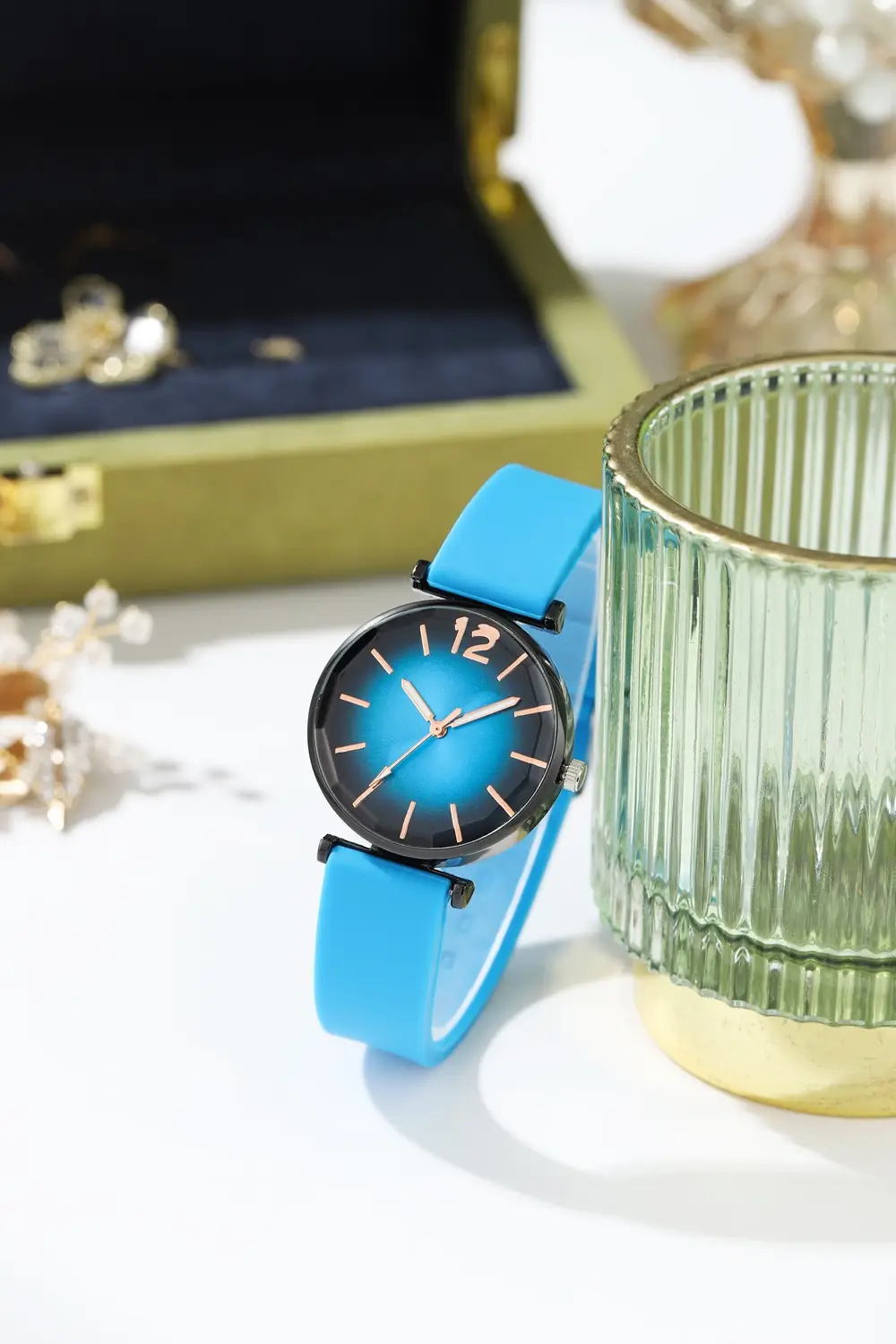 Women's Pink Silicone Quartz Watch with Diamond Glass Dial — feature 5