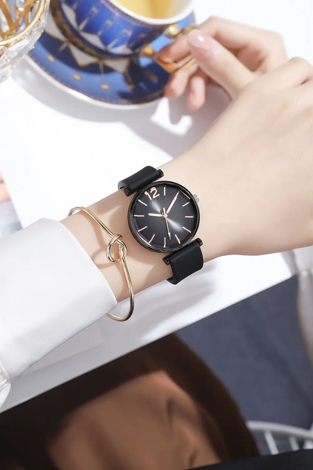 Women's Pink Silicone Quartz Watch with Diamond Glass Dial — feature 6