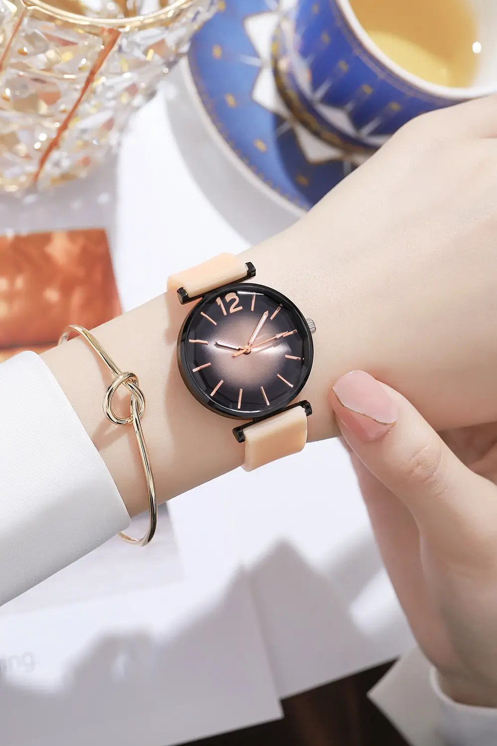 Women's Pink Silicone Quartz Watch with Diamond Glass Dial — feature 8