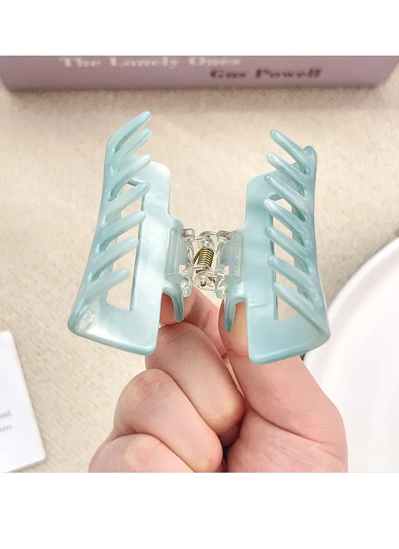 Women's Acrylic Shark Clip with Diamond Embellishment — feature 13