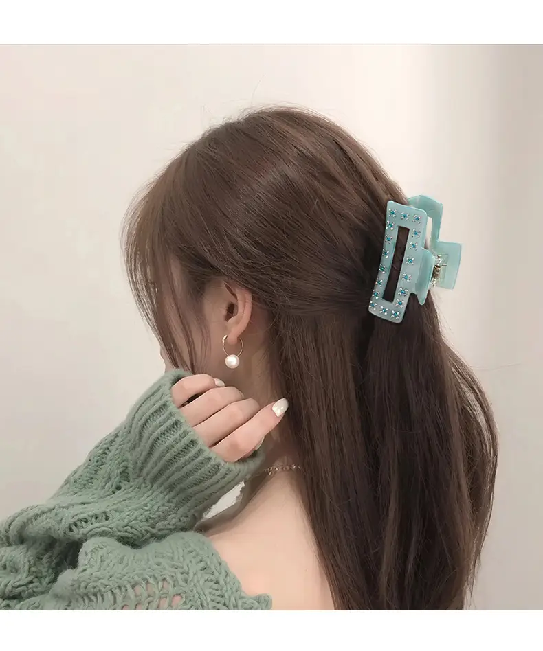 Women's Acrylic Shark Clip with Diamond Embellishment — feature 14