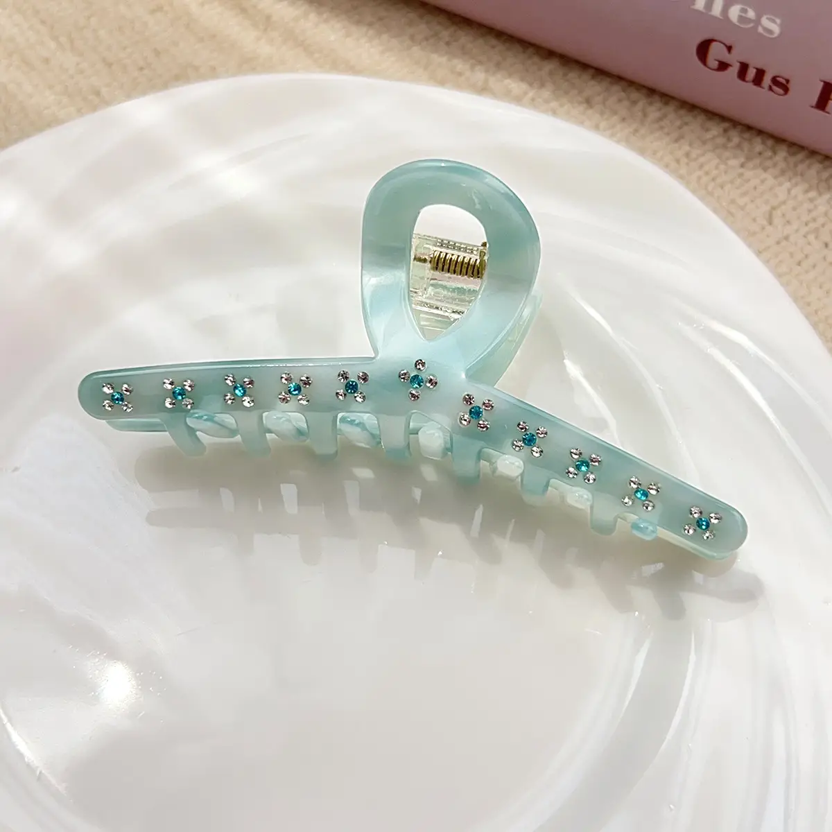Women's Acrylic Shark Clip with Diamond Embellishment - Image 3