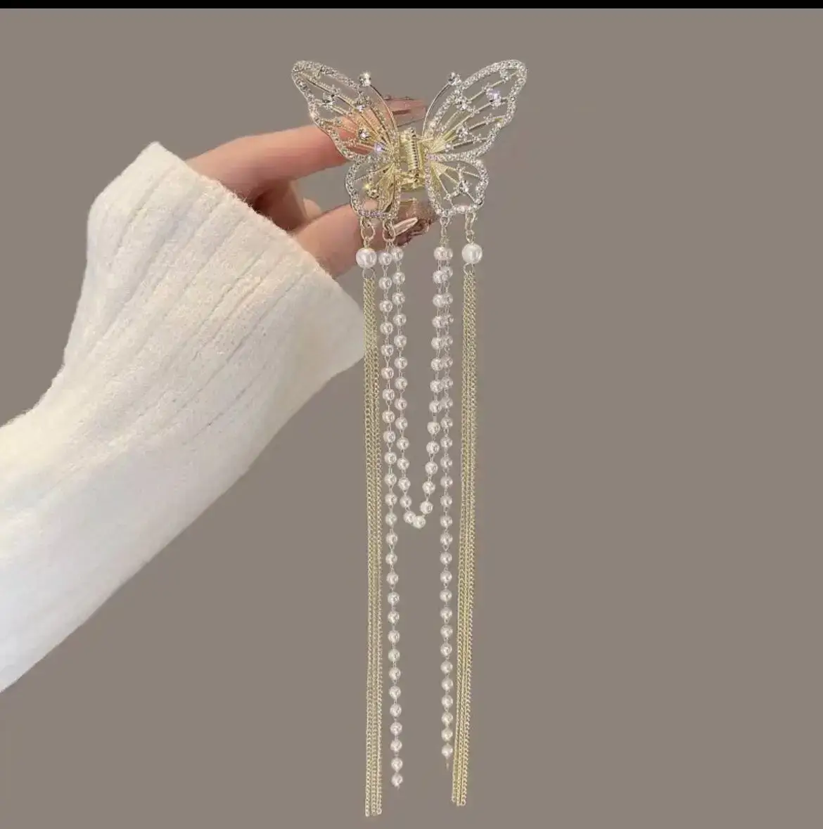 Light Luxury Sparkling Butterfly Hairpin with Diamond Tassels — feature 2