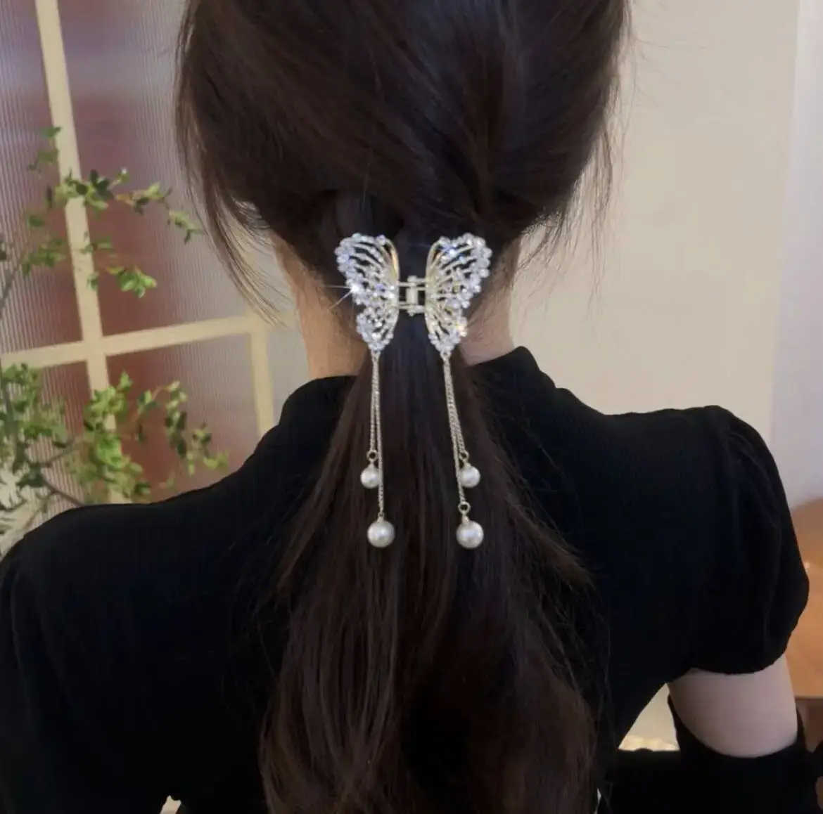 Light Luxury Sparkling Butterfly Hairpin with Diamond Tassels — feature 6