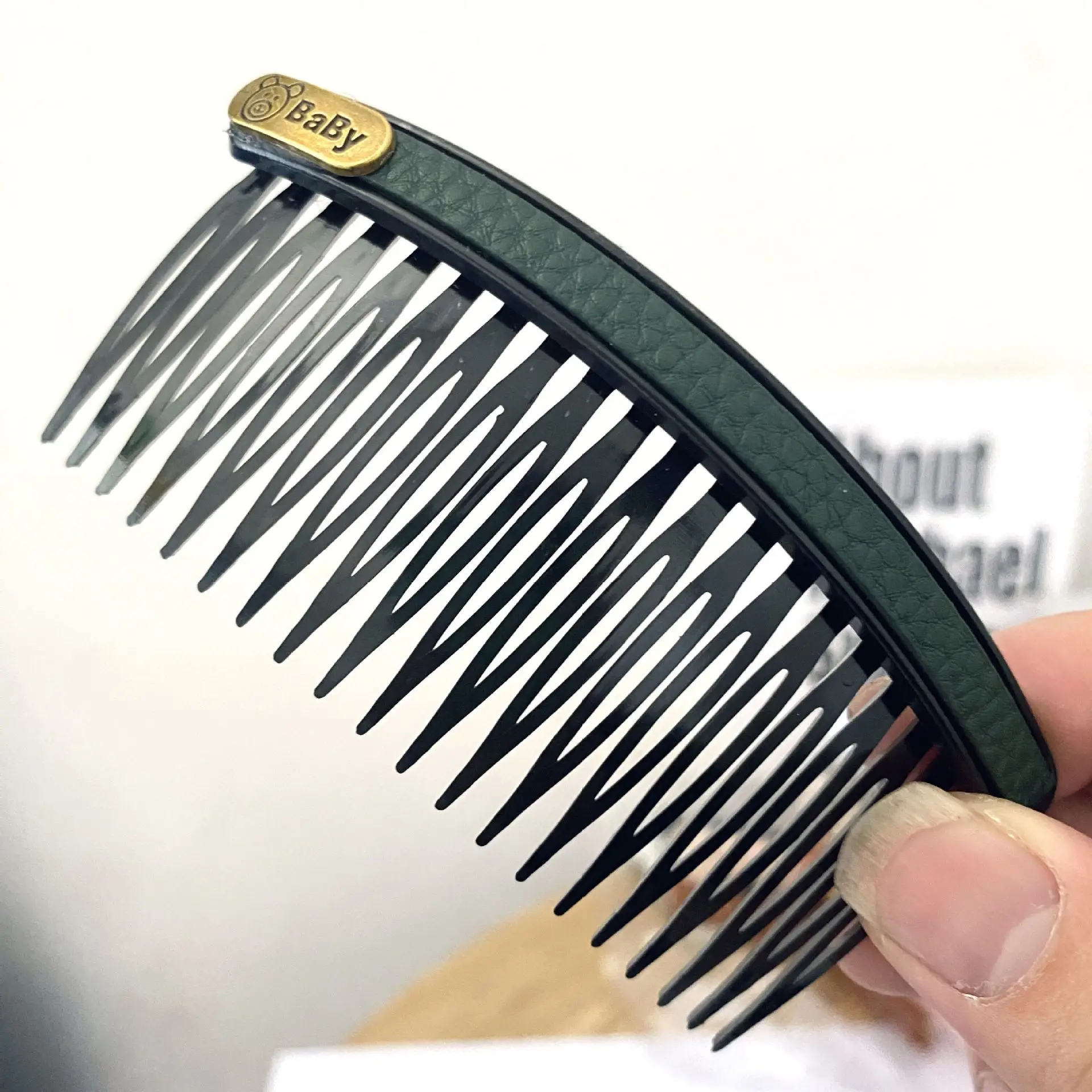Inverted Hair Comb for Bangs & Hair Clips - Image 4