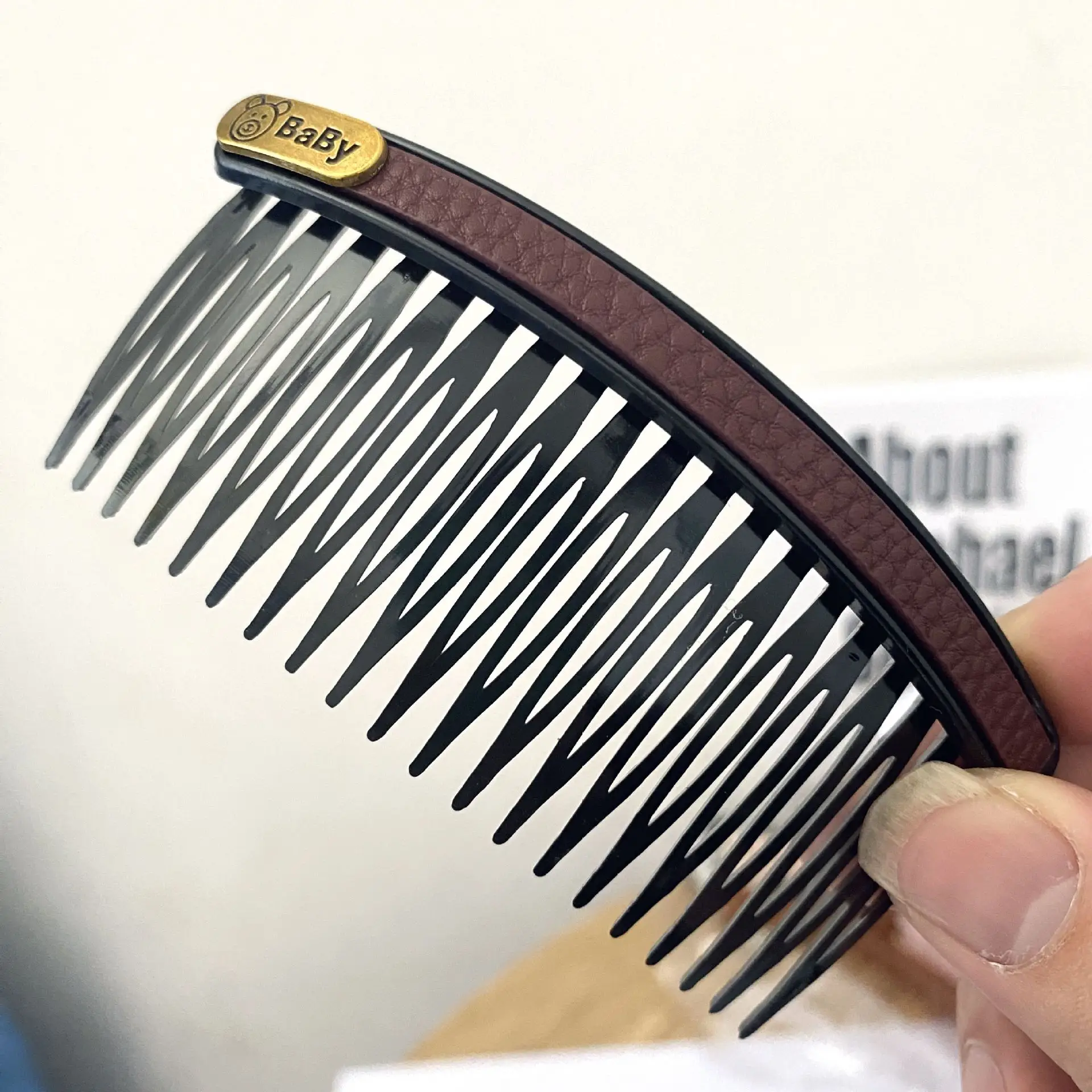Inverted Hair Comb for Bangs & Hair Clips - Image 6