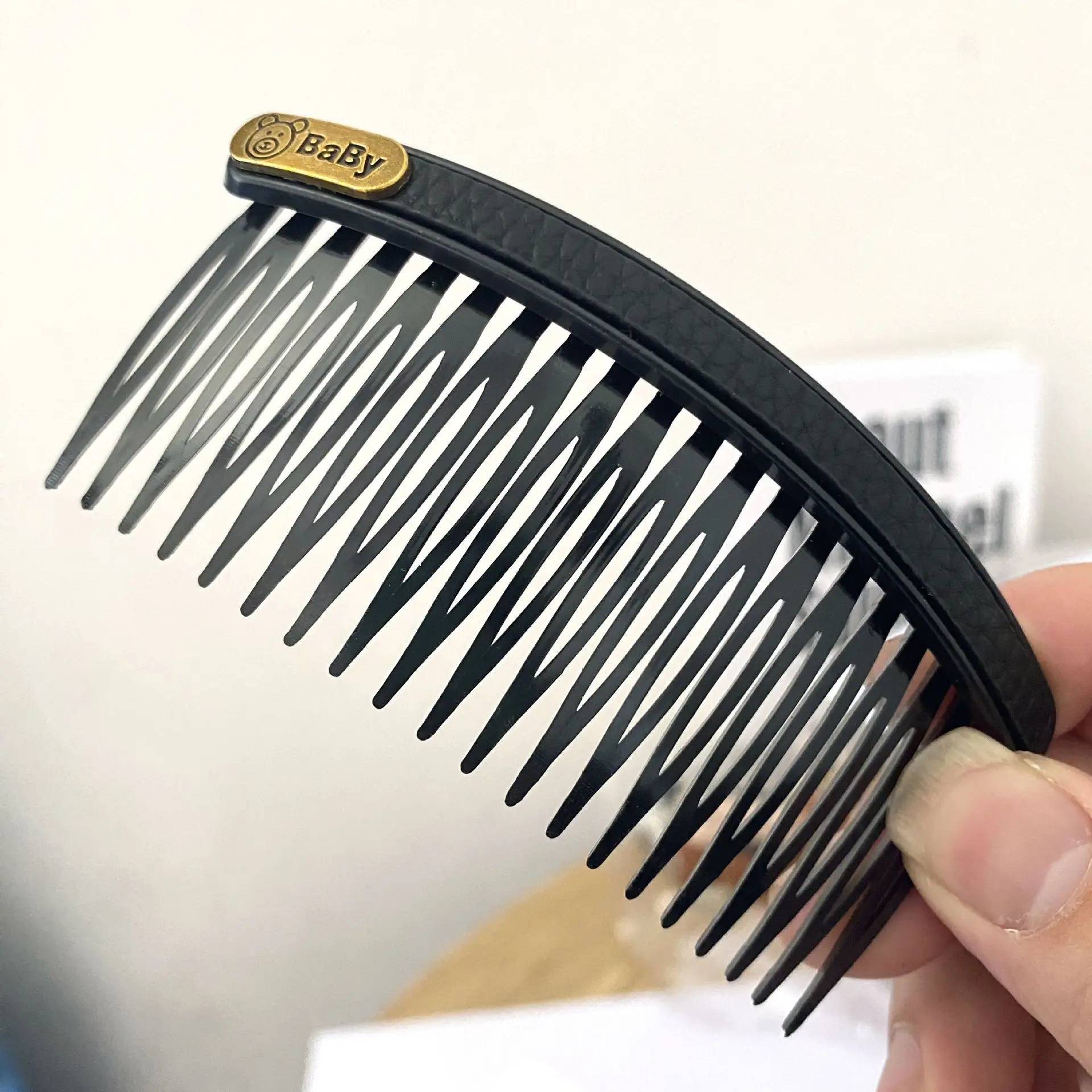 Inverted Hair Comb for Bangs & Hair Clips - Image 7