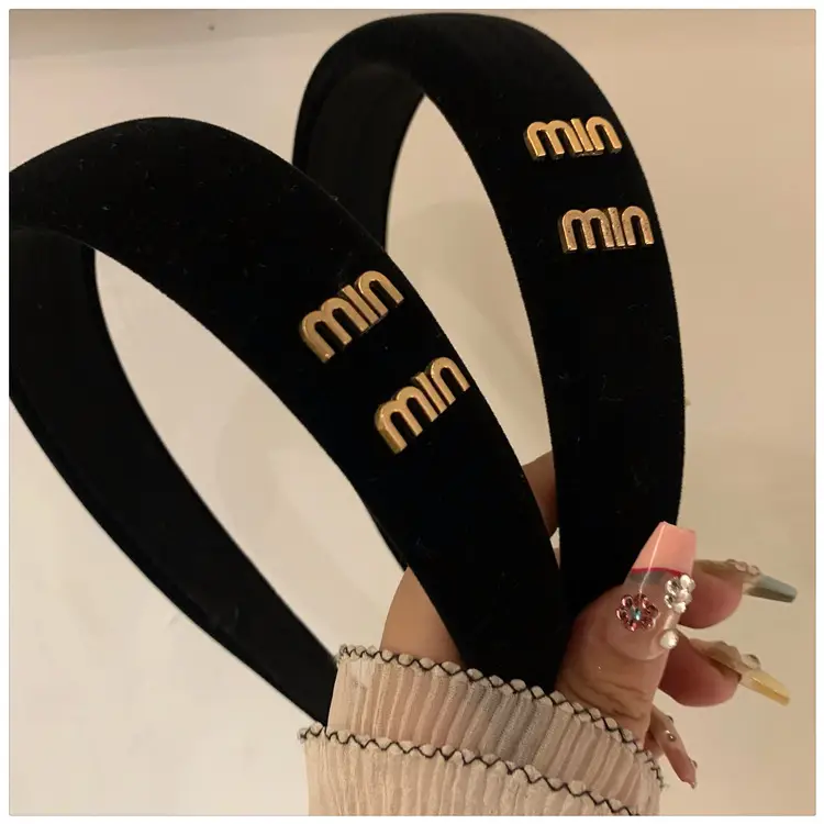 Black Velvet Headband with Letter Wide Bristle — feature 12