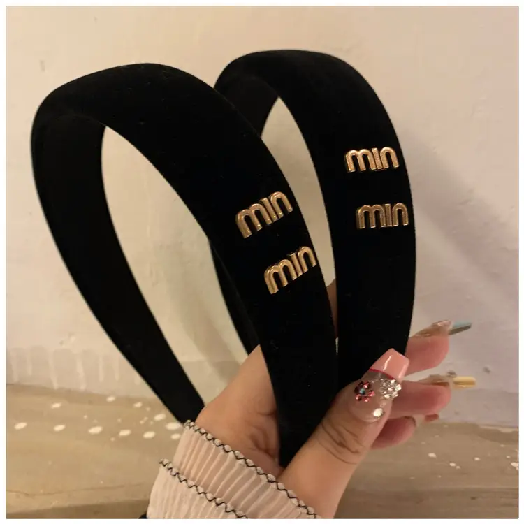 Black Velvet Headband with Letter Wide Bristle — feature 13