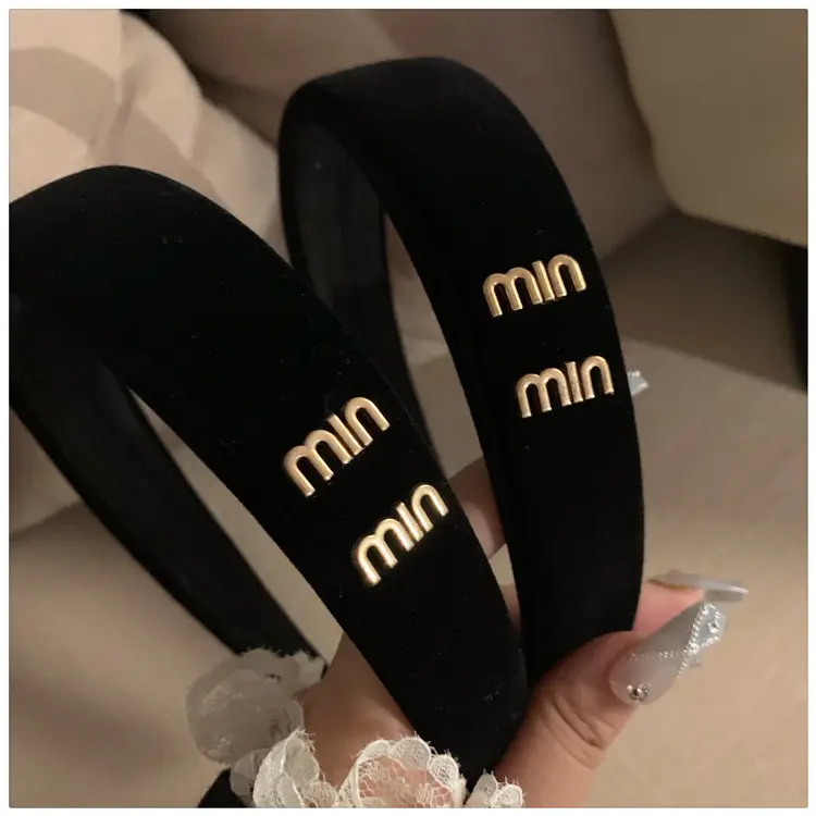 Black Velvet Headband with Letter Wide Bristle — feature 14