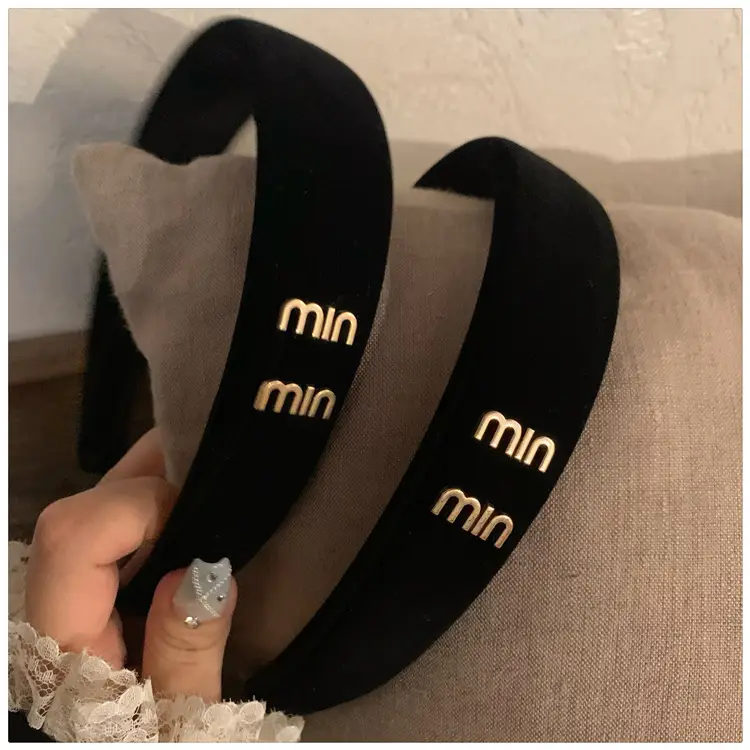 Black Velvet Headband with Letter Wide Bristle — feature 8