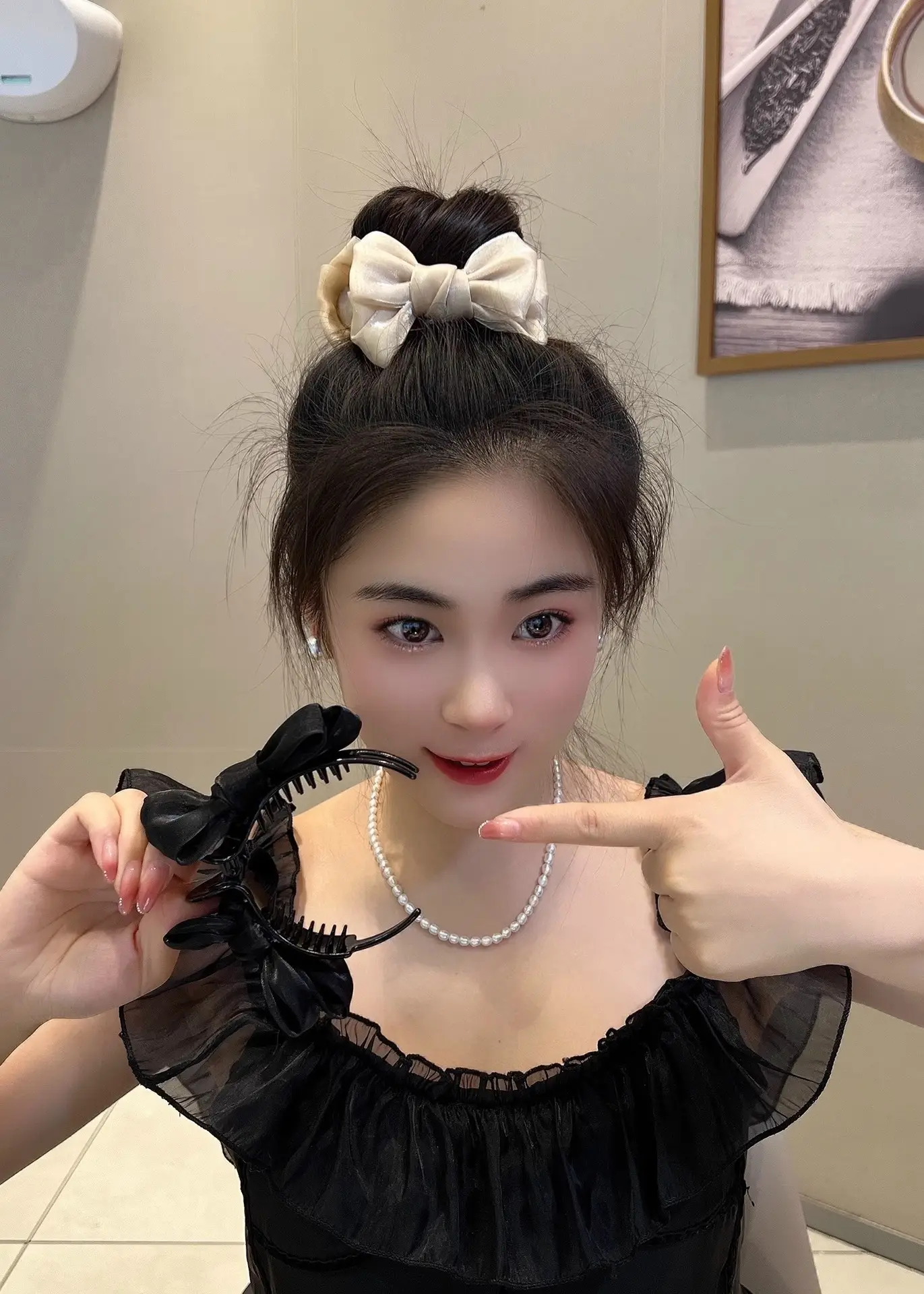 Black Velvet Bow Hair Clip for Girls — feature 11