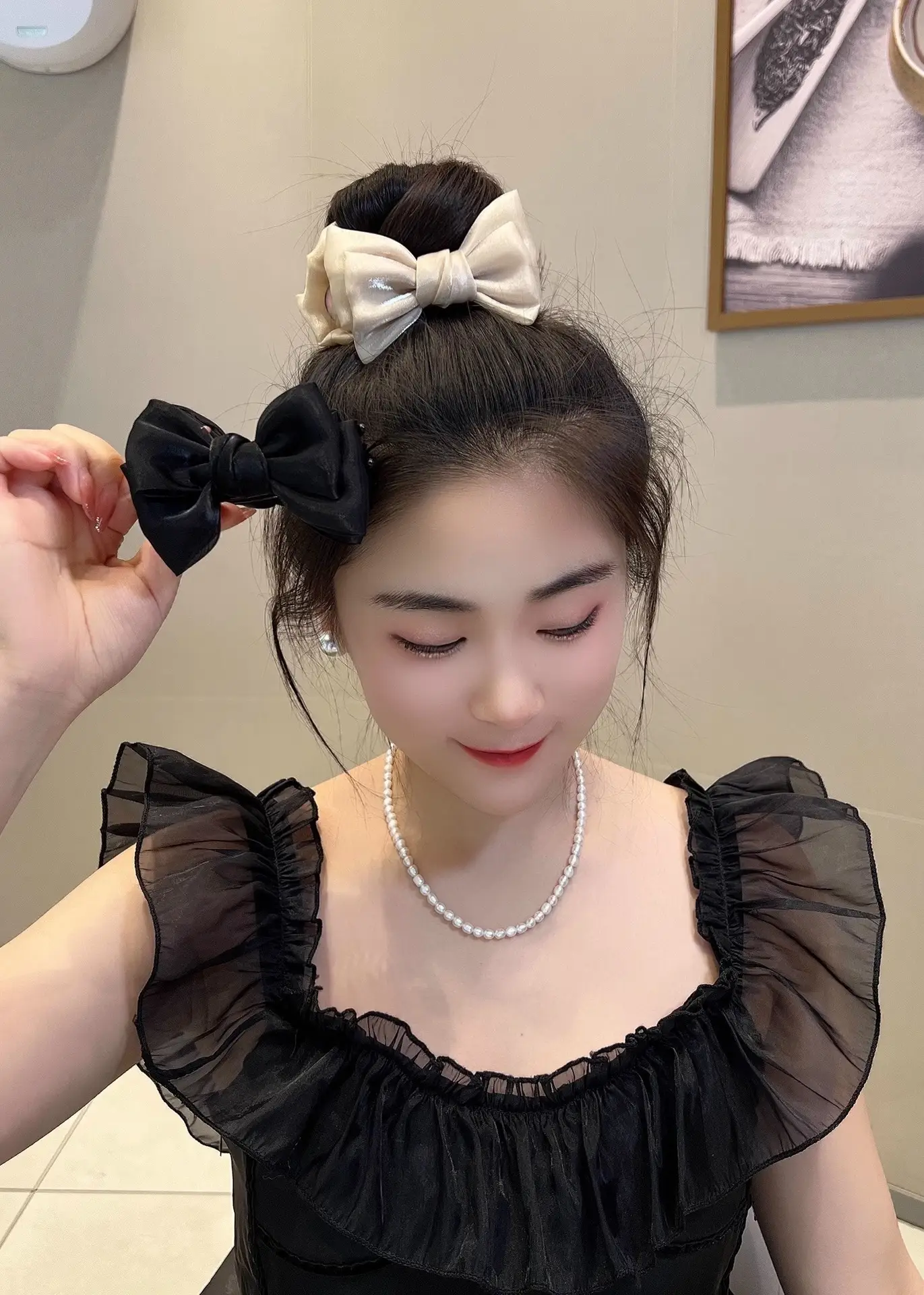 Black Velvet Bow Hair Clip for Girls — feature 4