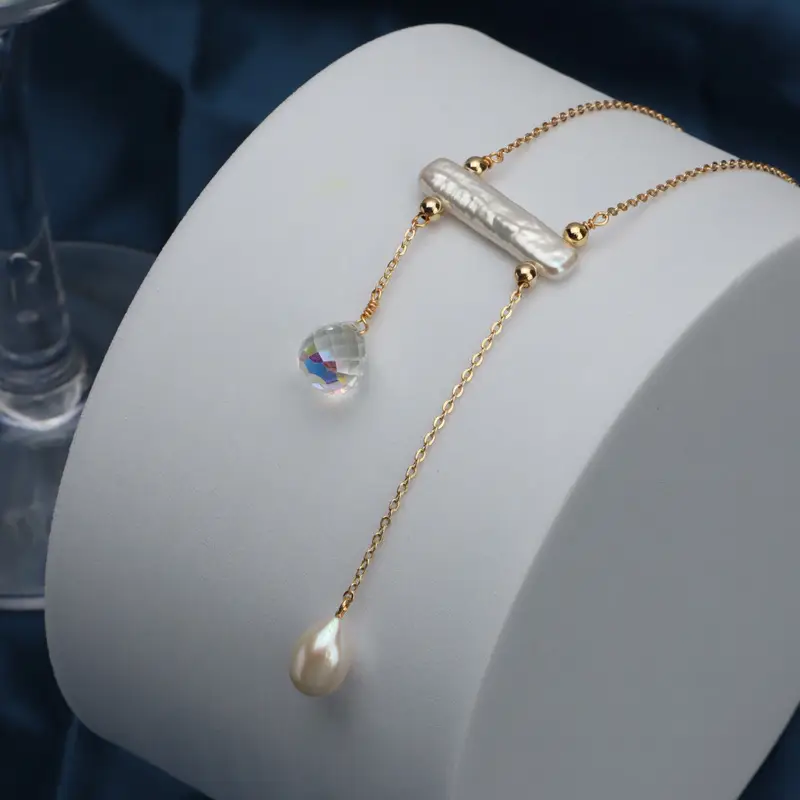 Balance Beam Necklace with Pearl & Clavicle Design - Image 3