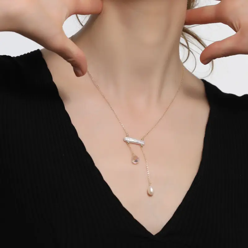 Balance Beam Necklace with Pearl & Clavicle Design - Image 4