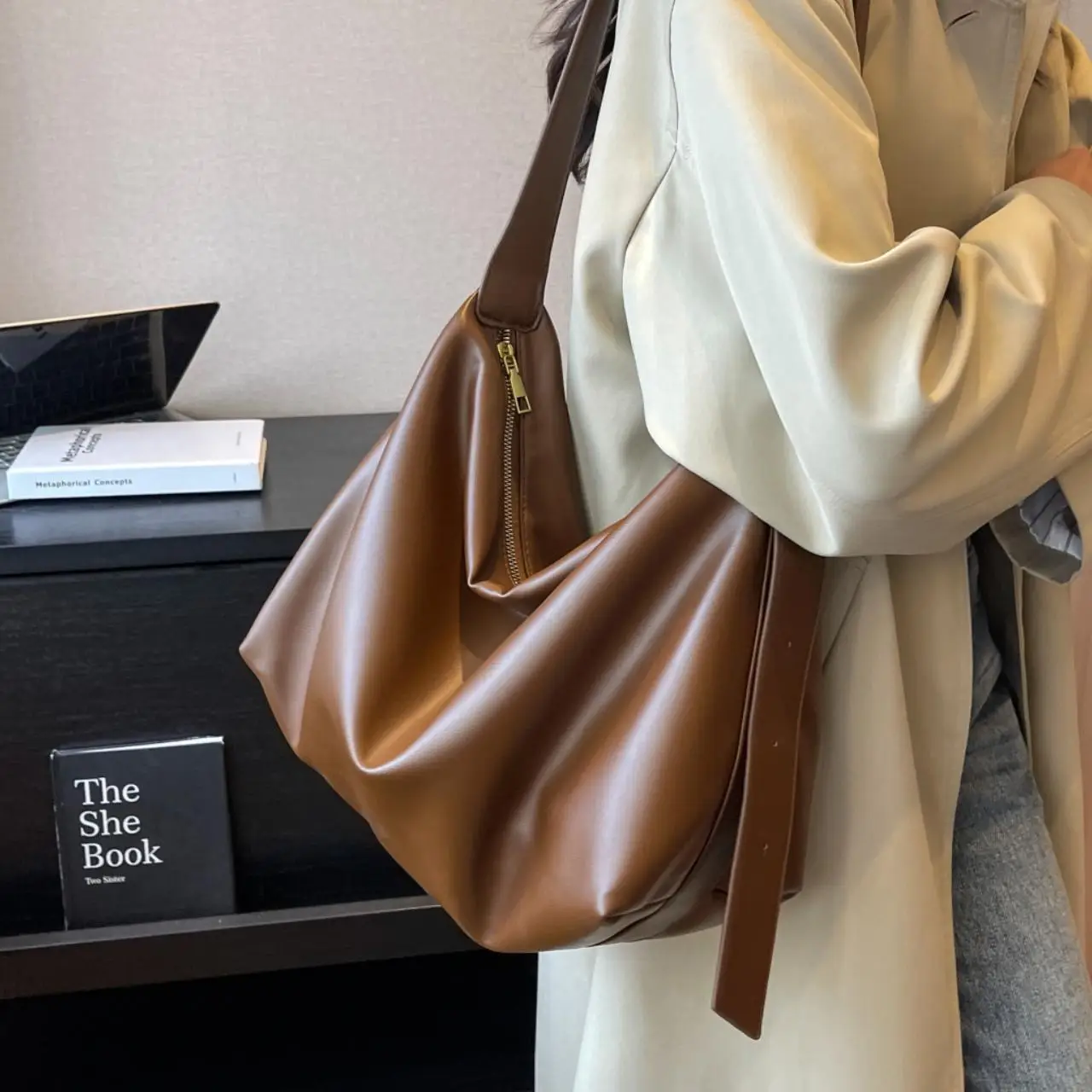 Women's Large Capacity Soft Leather Shoulder Crossbody Bag - Image 5