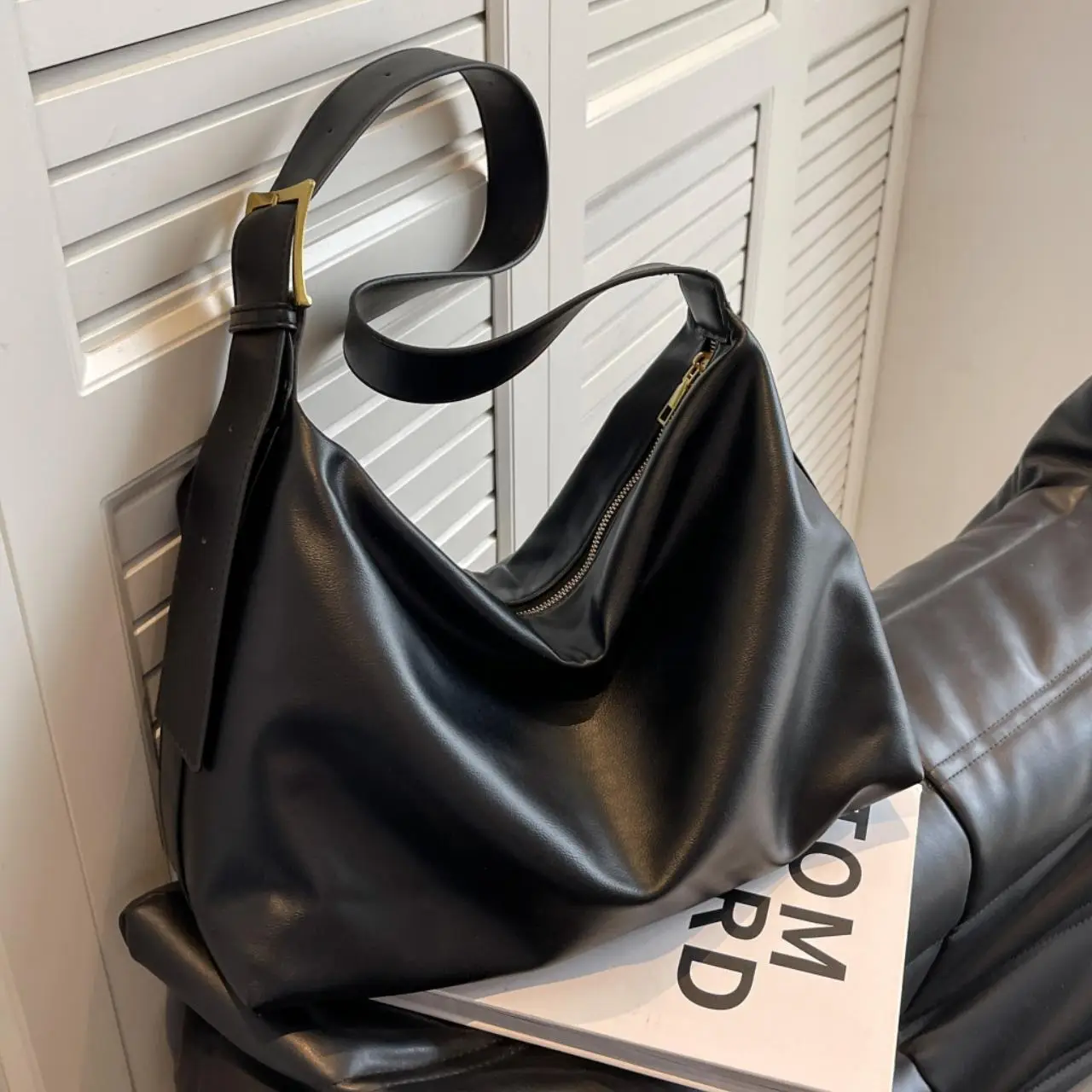 Women's Large Capacity Soft Leather Shoulder Crossbody Bag - Image 6