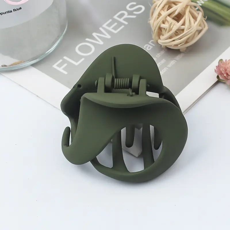New Hollow Amber Grab Clip Hairpin for Women - Image 10