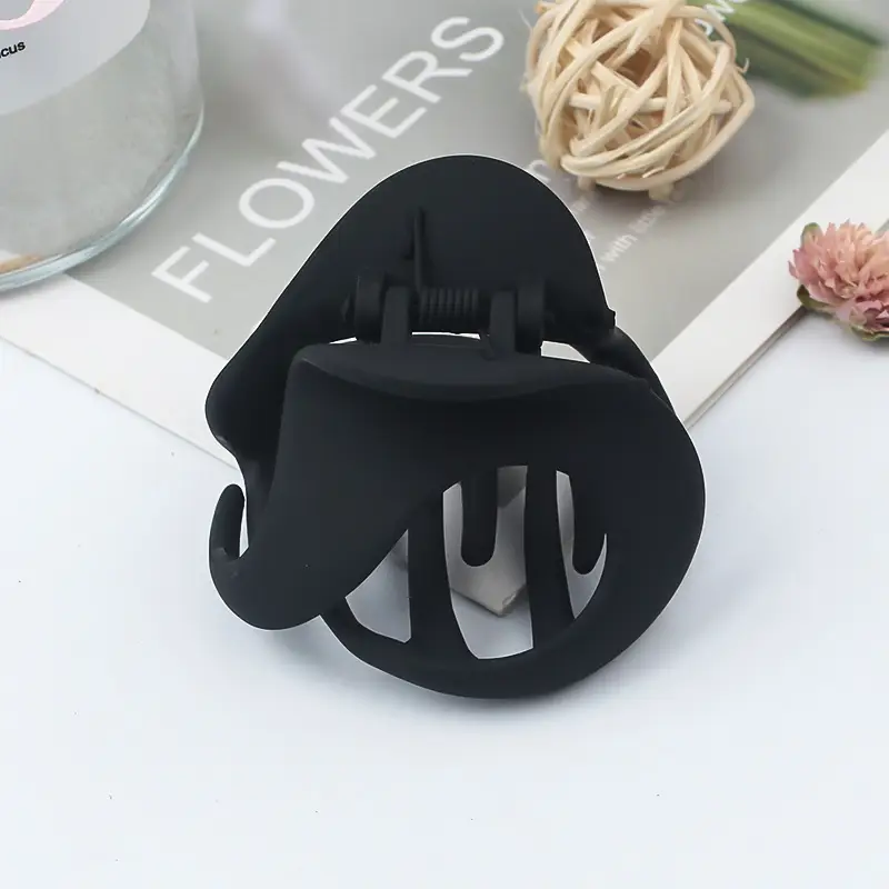 New Hollow Amber Grab Clip Hairpin for Women - Image 13