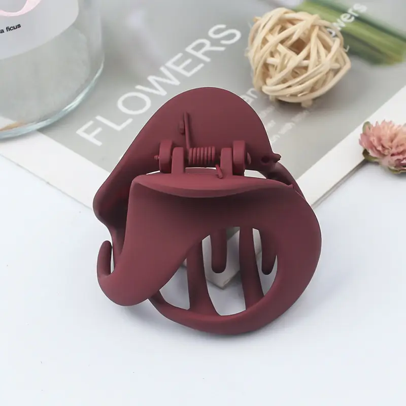 New Hollow Amber Grab Clip Hairpin for Women - Image 16
