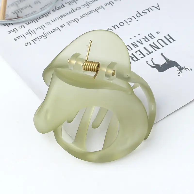 New Hollow Amber Grab Clip Hairpin for Women - Image 18