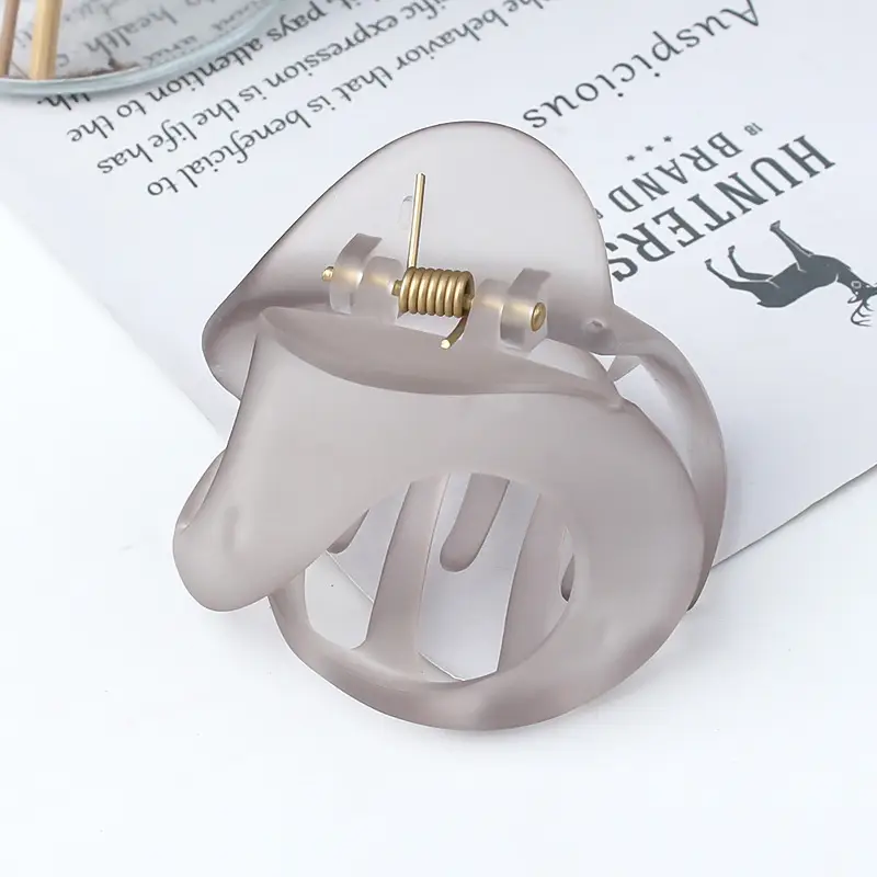 New Hollow Amber Grab Clip Hairpin for Women - Image 19