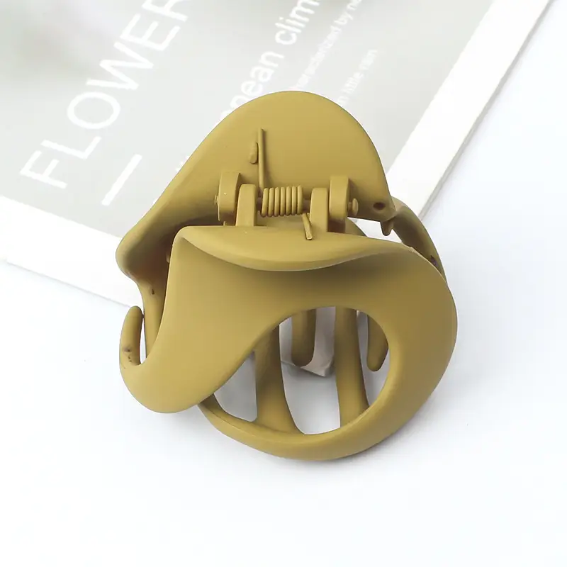 New Hollow Amber Grab Clip Hairpin for Women - Image 23