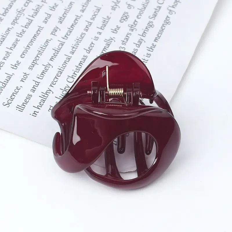 New Hollow Amber Grab Clip Hairpin for Women - Image 28