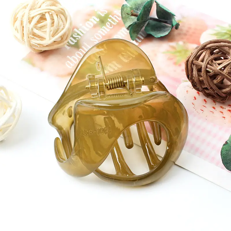 New Hollow Amber Grab Clip Hairpin for Women - Image 3