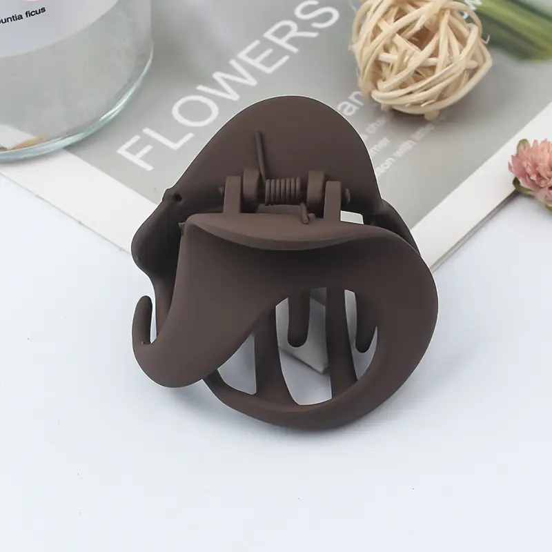 New Hollow Amber Grab Clip Hairpin for Women - Image 8