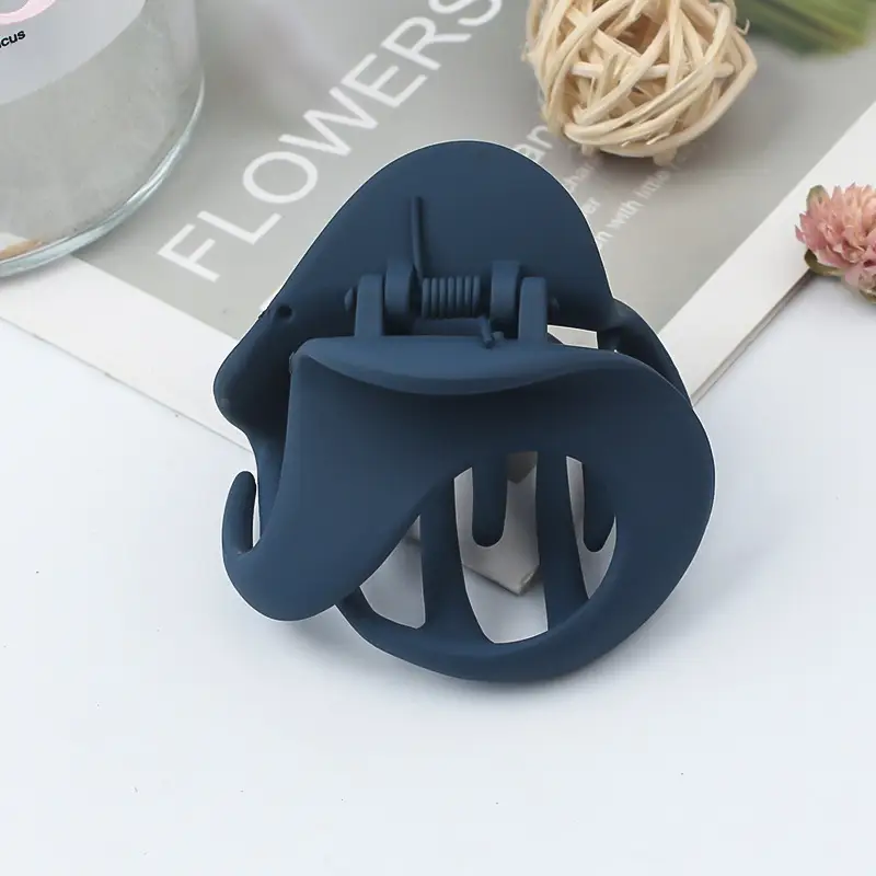 New Hollow Amber Grab Clip Hairpin for Women - Image 9