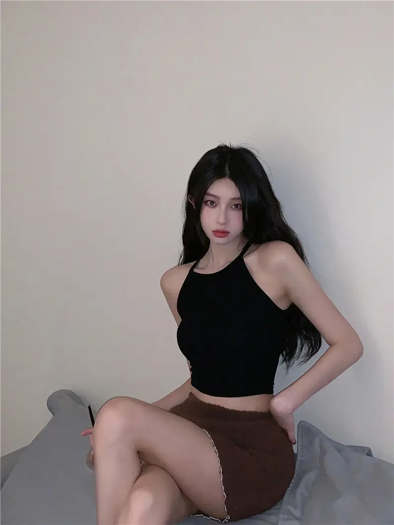 Women's Black Hot Girl Hanging Neck Vest 2025 Summer Slim Fit — feature 4