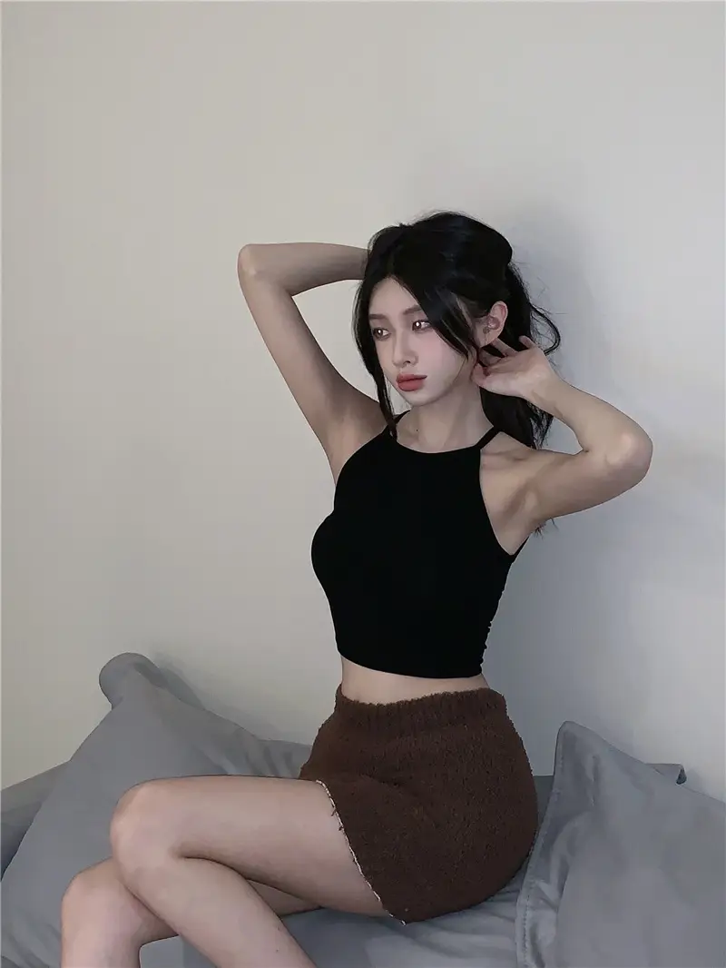 Women's Black Hot Girl Hanging Neck Vest 2025 Summer Slim Fit — feature 5