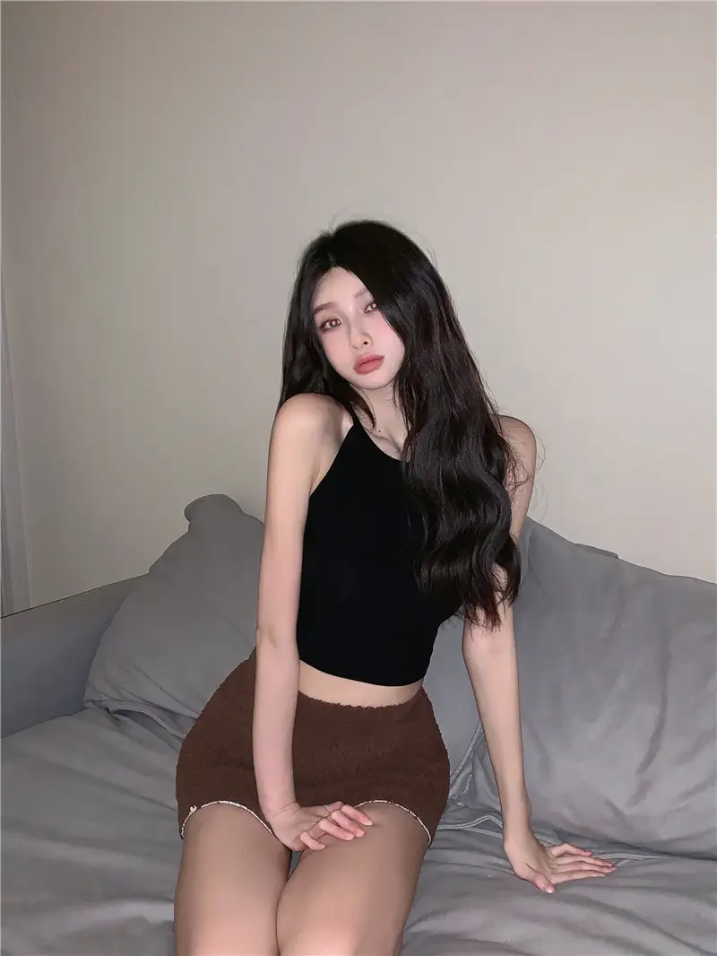 Women's Black Hot Girl Hanging Neck Vest 2025 Summer Slim Fit — feature 7