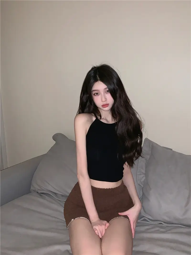 Women's Black Hot Girl Hanging Neck Vest 2025 Summer Slim Fit — feature 8