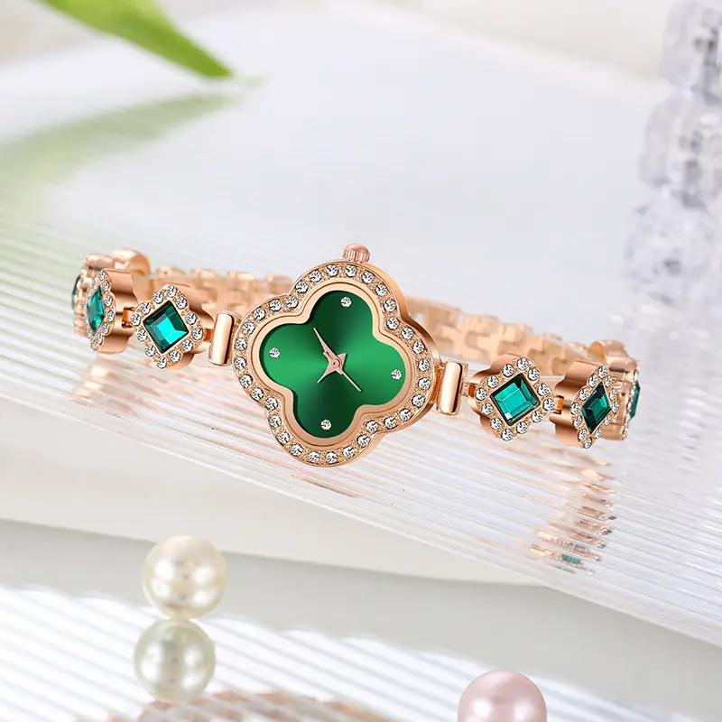Women's Four-Leaf Clover Quartz Watch Rose Gold — feature 6
