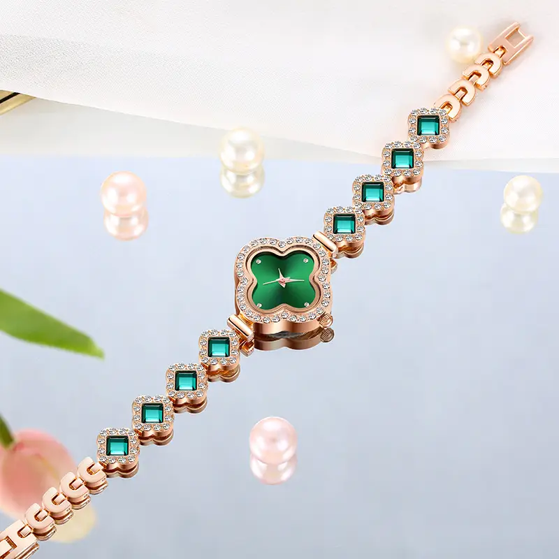 Women's Four-Leaf Clover Quartz Watch Rose Gold — feature 7