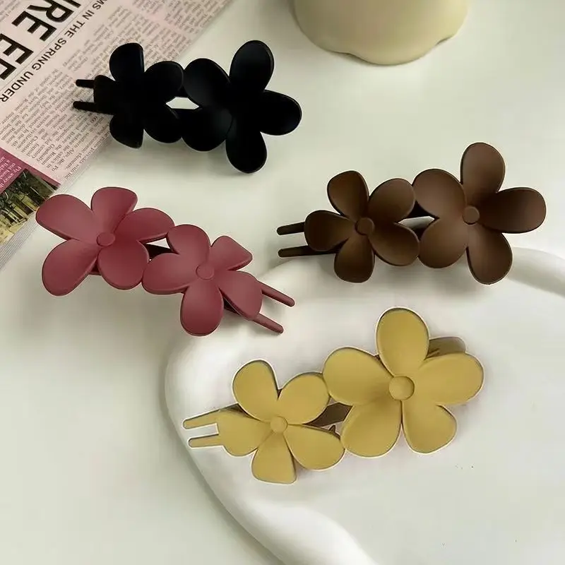 Frosted Flower Hairpin for Women — feature 4