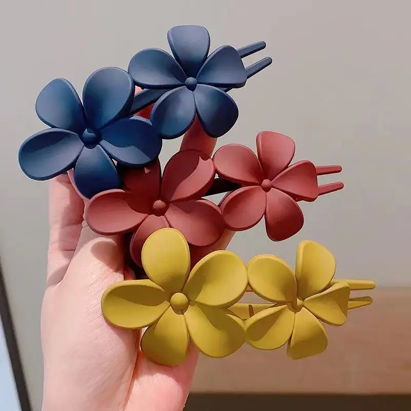 Frosted Flower Hairpin for Women — feature 6