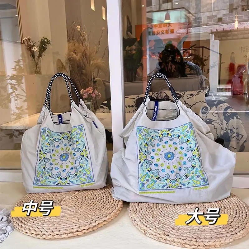 Japanese Embroidered Canvas Shoulder Bag with Chain Handle — feature 3