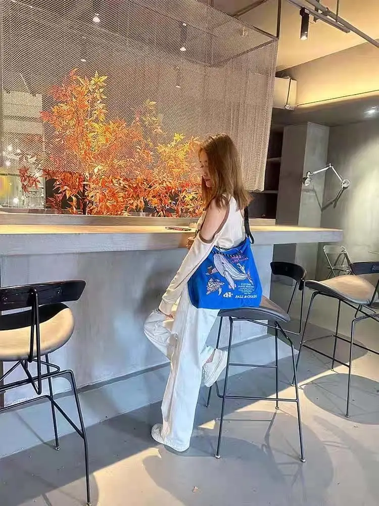 Japanese Embroidered Canvas Shoulder Bag with Chain Handle — feature 5